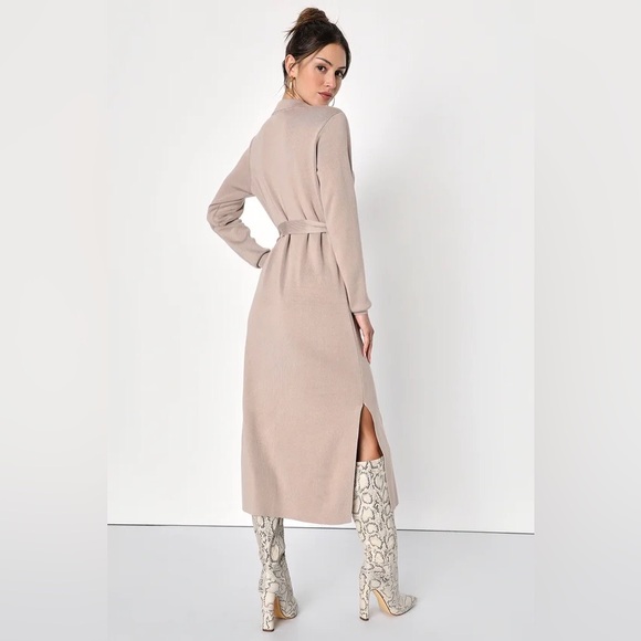 ❤️LULU’S❤️Charming Comfort Beige Collared Button-Up Sweater Dress - Picture 2 of 6
